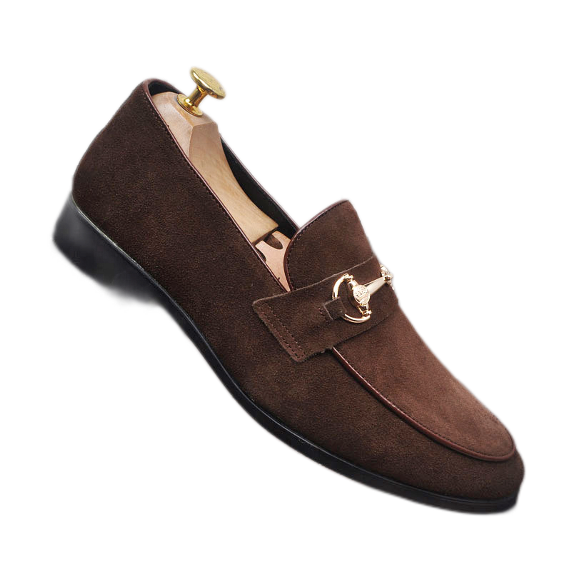 Mocasín de cuero hombre color café, con alza interna