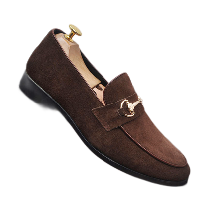Mocasín de cuero hombre color café, con alza interna