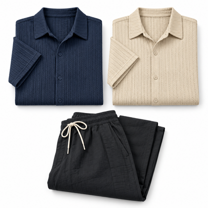 Kit Ciudad — Polo Corte Slim Azul Marino, Polo Corte Slim Caqui, Pantalón de Lino Negro